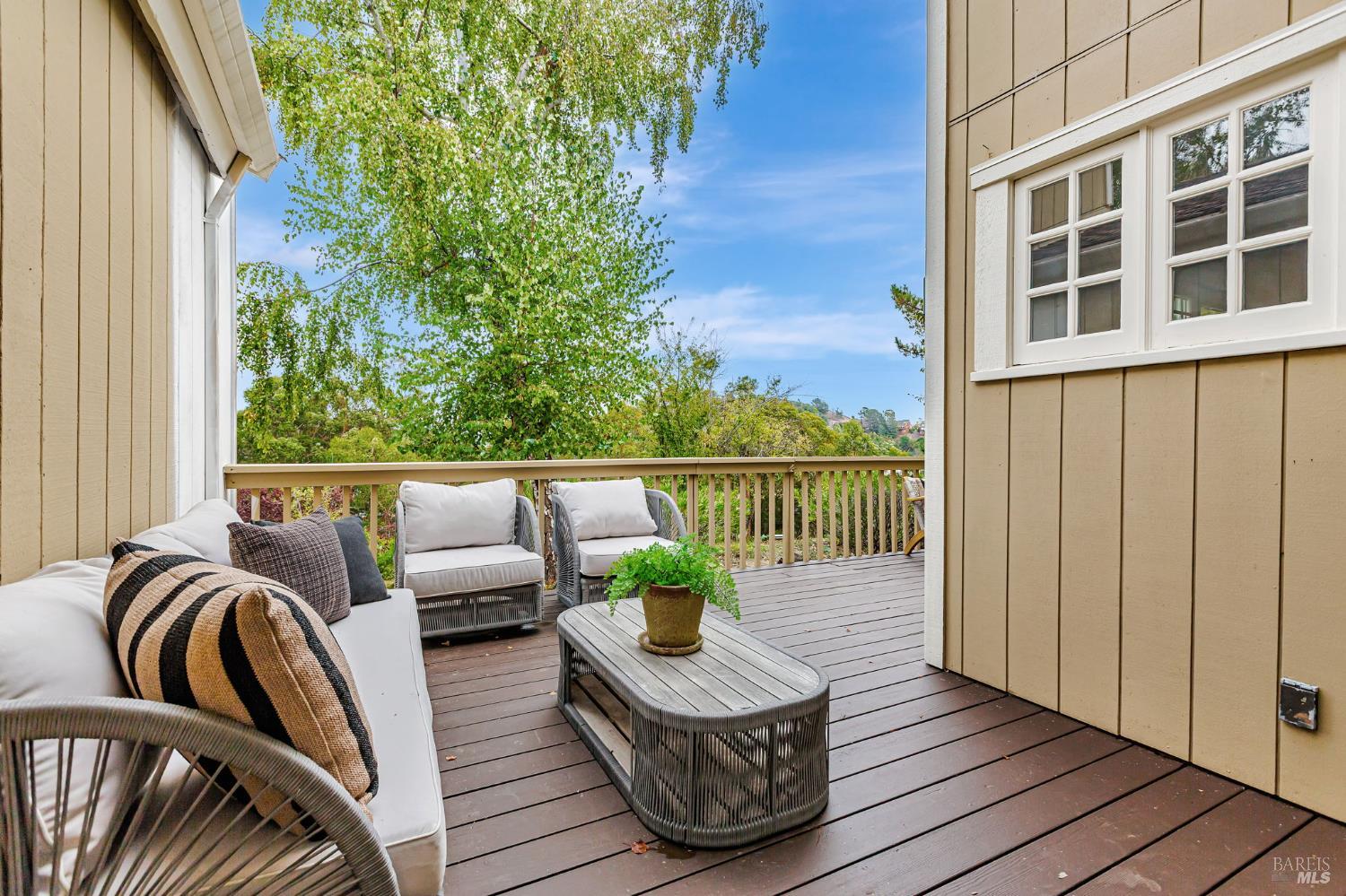 Detail Gallery Image 34 of 45 For 3 Frost Ct, Mill Valley,  CA 94941 - 3 Beds | 2/1 Baths