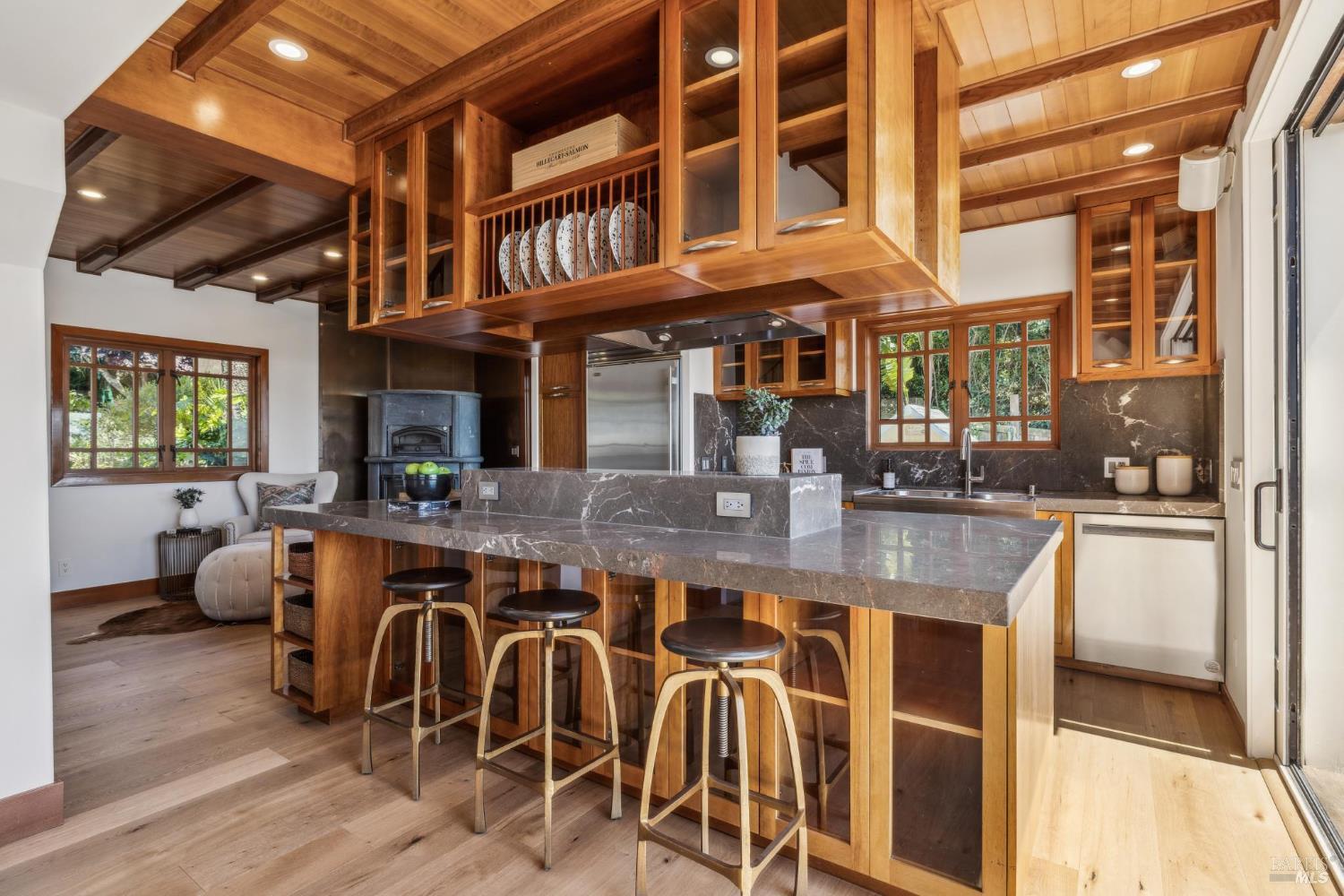 Detail Gallery Image 17 of 76 For 3275 Shoreline Hwy, Stinson Beach,  CA 94970 - 5 Beds | 4 Baths