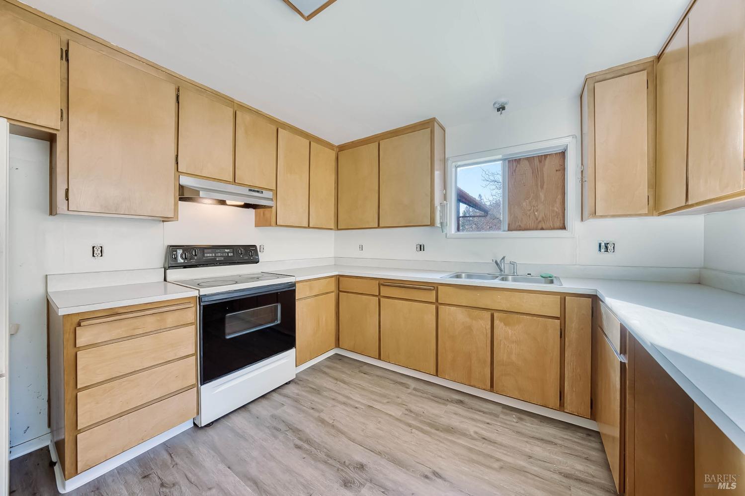 Detail Gallery Image 16 of 52 For 11415 Seigler Springs North Rd, Middletown,  CA 95461 - 3 Beds | 1/1 Baths