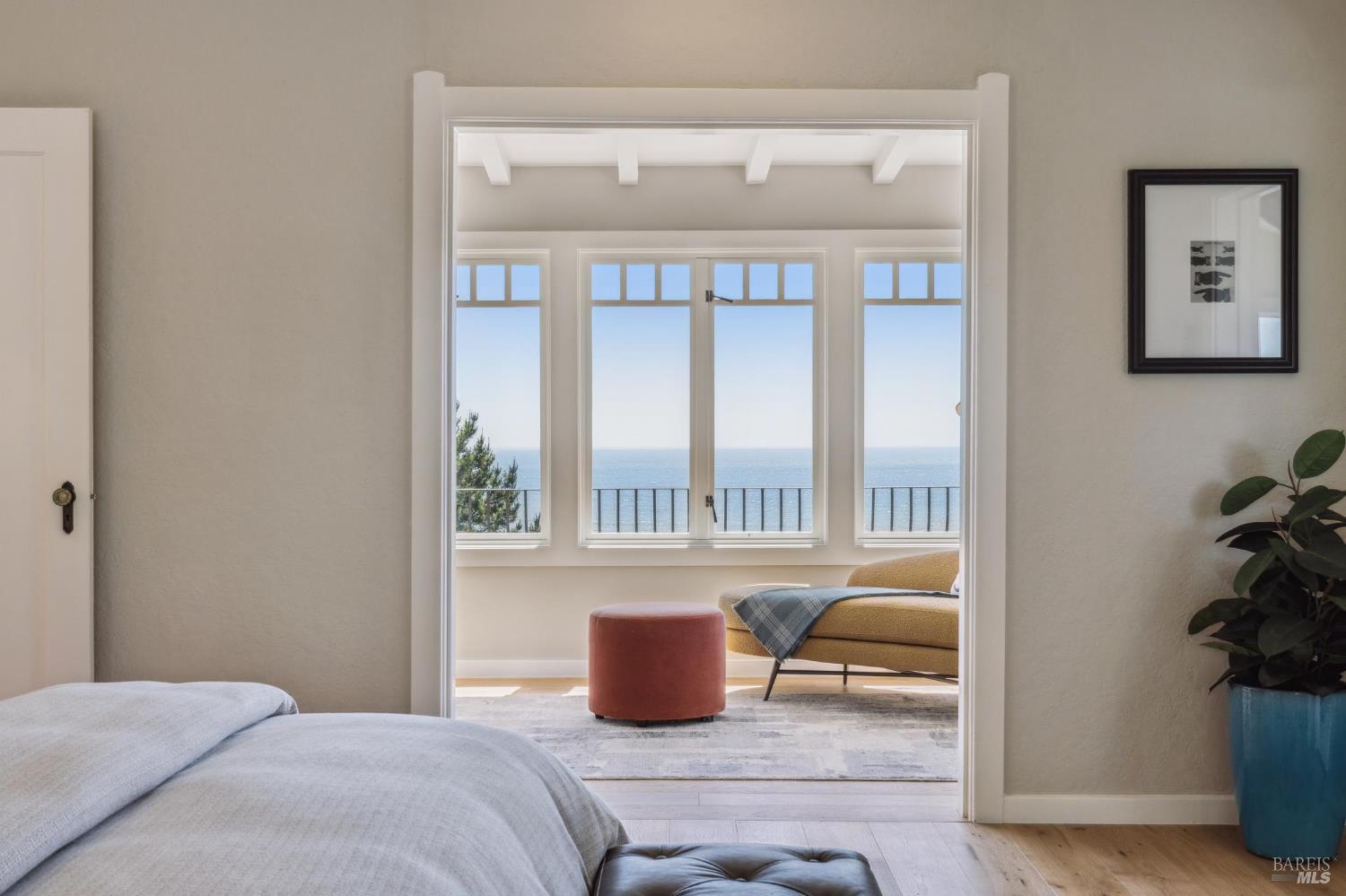 Detail Gallery Image 28 of 76 For 3275 Shoreline Hwy, Stinson Beach,  CA 94970 - 5 Beds | 4 Baths