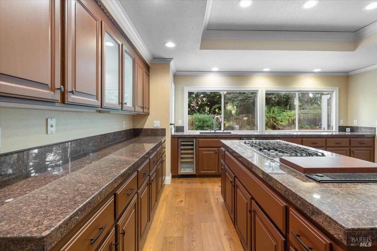 Detail Gallery Image 11 of 67 For 3229 Seminole Cir, Fairfield,  CA 94534 - 5 Beds | 3 Baths