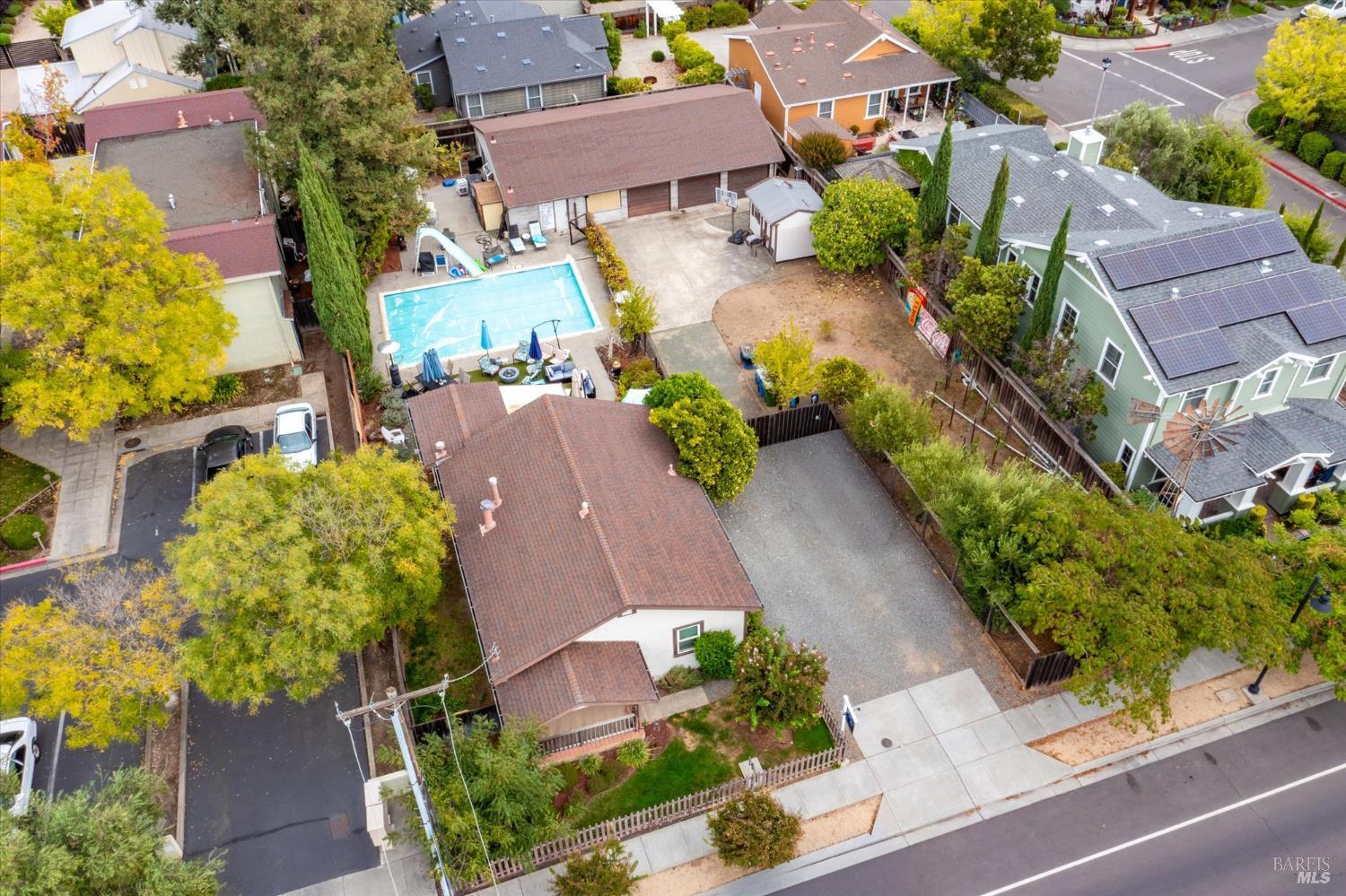 Detail Gallery Image 3 of 47 For 6774 Yount St, Yountville,  CA 94599 - 2 Beds | 1/1 Baths