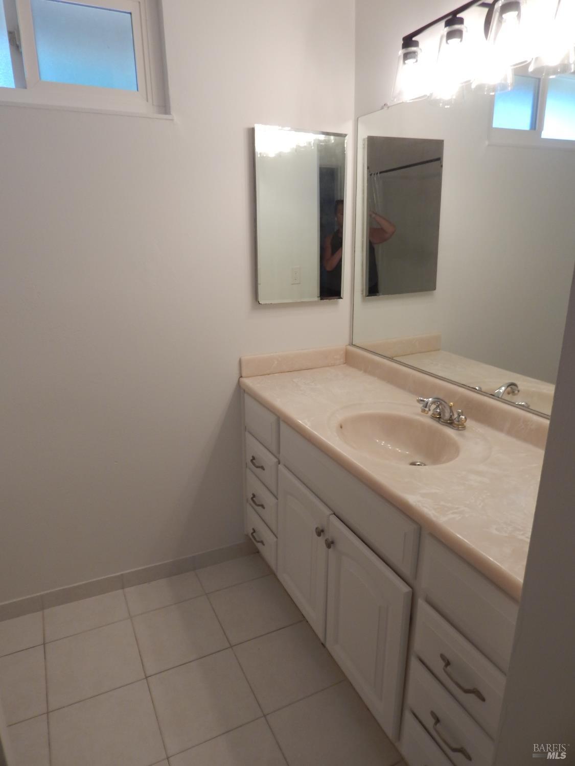 Detail Gallery Image 46 of 55 For 400 Seville Pl, Vacaville,  CA 95688 - 4 Beds | 2/1 Baths