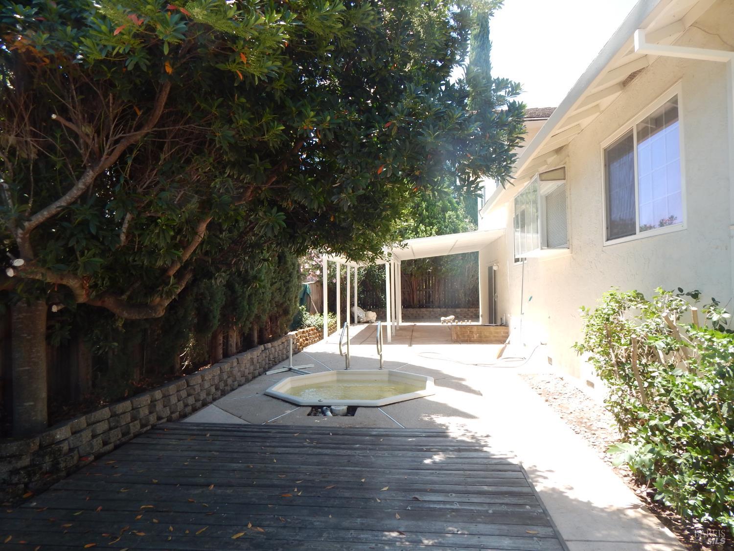 Detail Gallery Image 26 of 55 For 400 Seville Pl, Vacaville,  CA 95688 - 4 Beds | 2/1 Baths