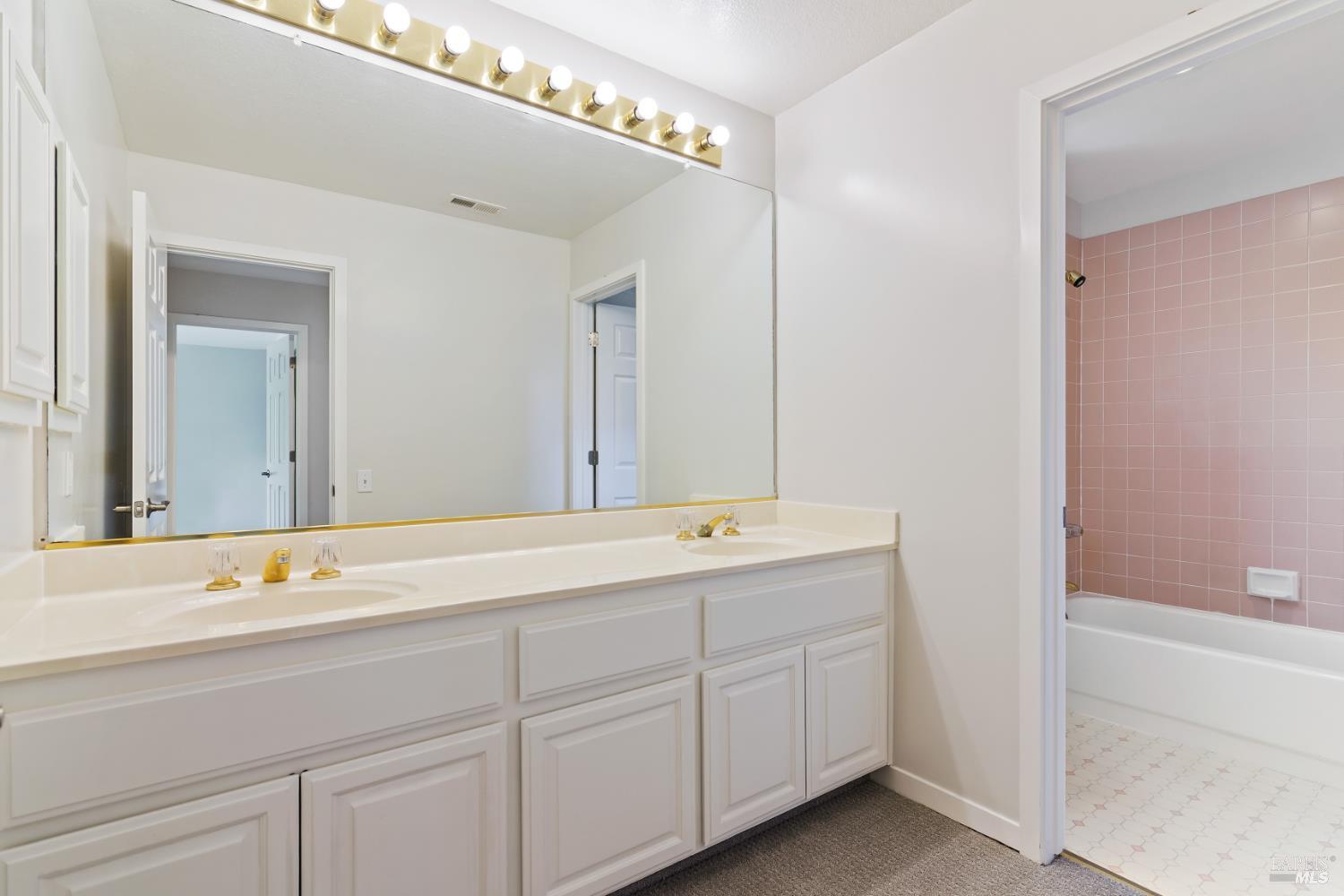 Detail Gallery Image 37 of 53 For 3235 Hilton Head Dr, Fairfield,  CA 94534 - 3 Beds | 2/1 Baths