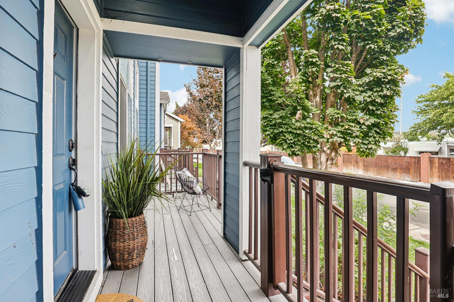 Detail Gallery Image 12 of 43 For 462 E E St, Benicia,  CA 94510 - 3 Beds | 2/1 Baths