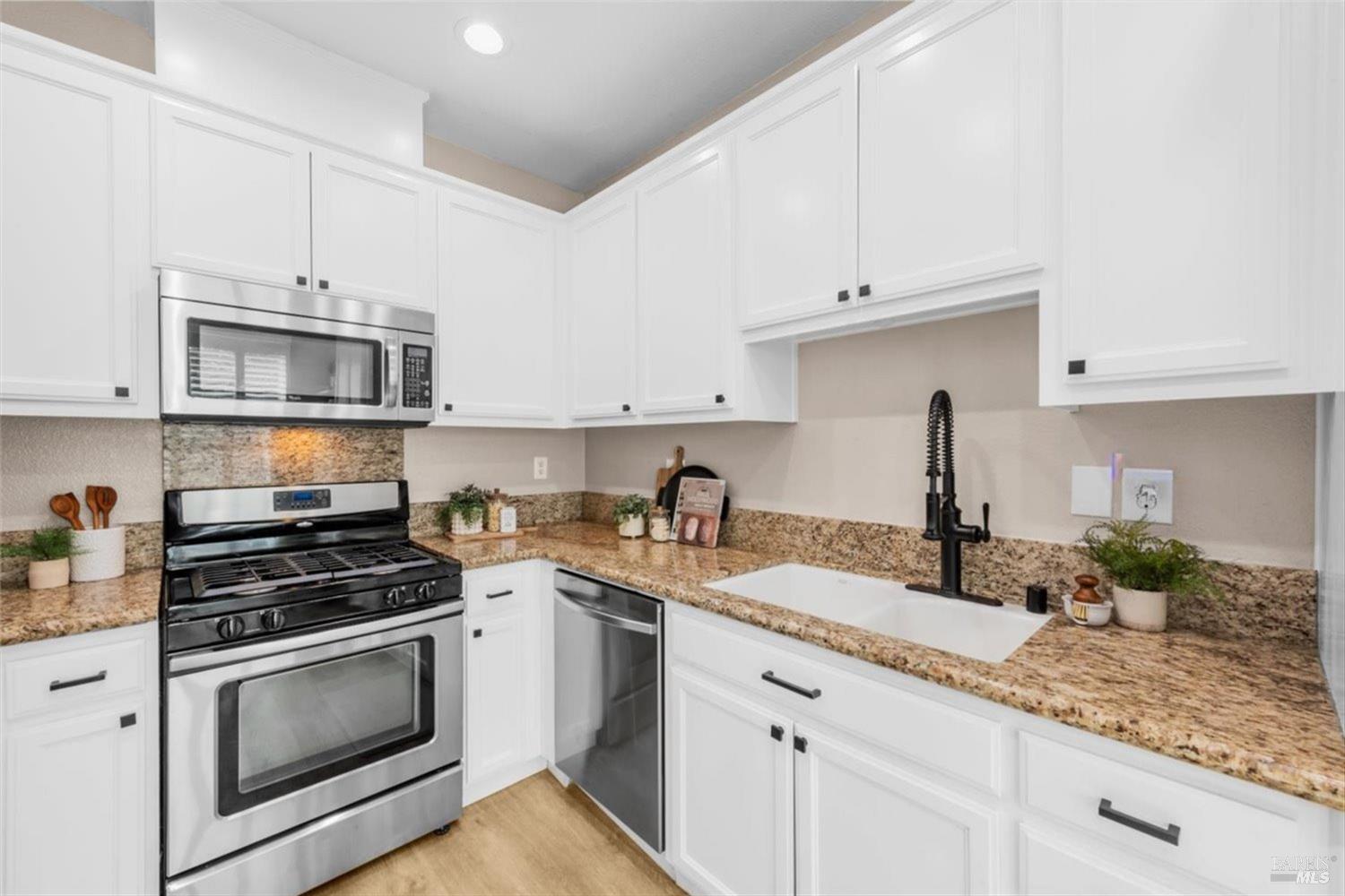 Detail Gallery Image 20 of 72 For 325 Gabiano Ct, Vacaville,  CA 95687 - 3 Beds | 2/1 Baths