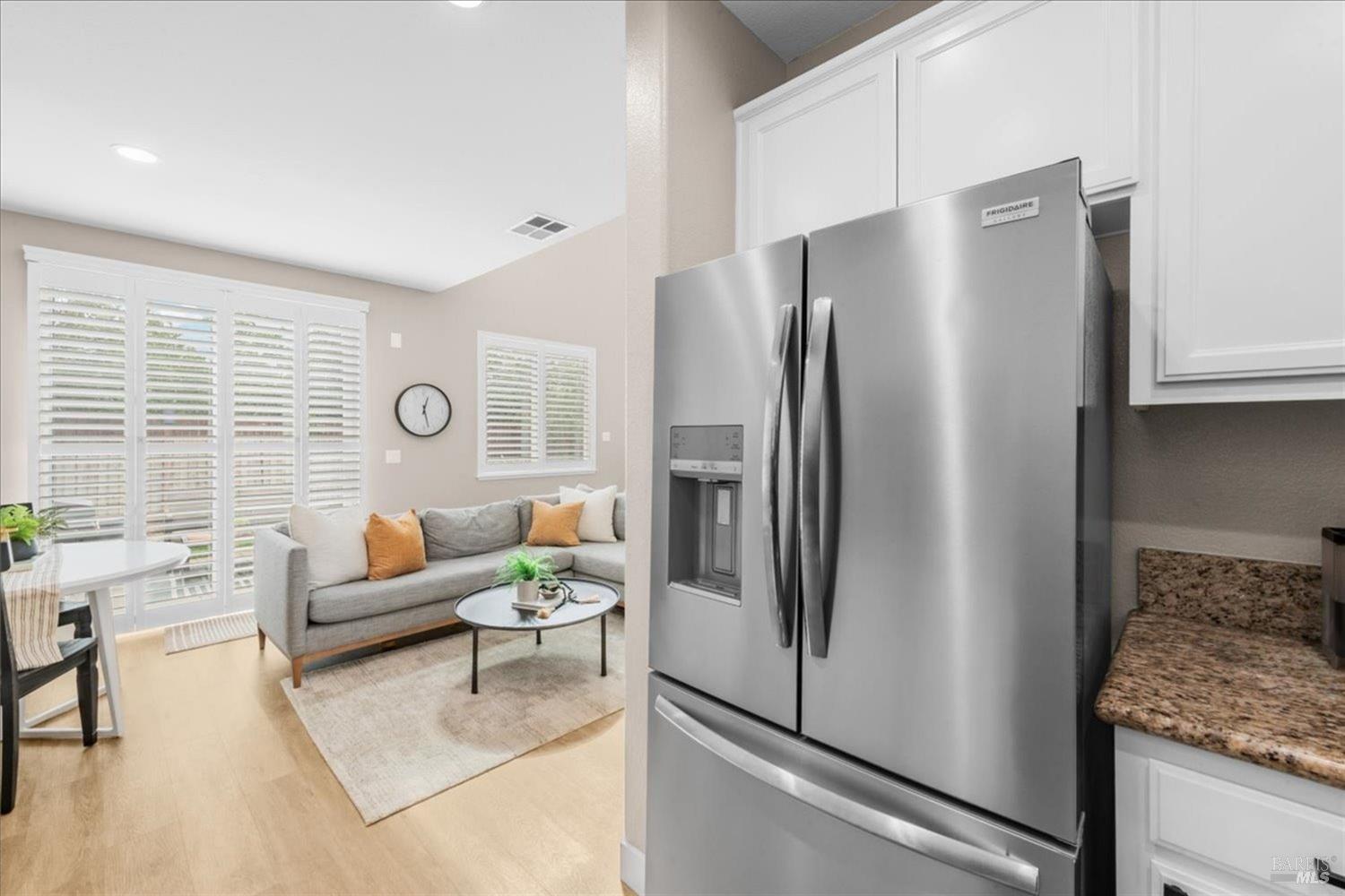 Detail Gallery Image 24 of 72 For 325 Gabiano Ct, Vacaville,  CA 95687 - 3 Beds | 2/1 Baths