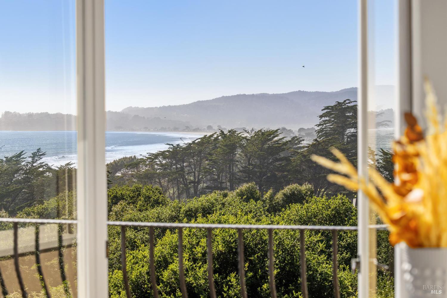 Detail Gallery Image 41 of 76 For 3275 Shoreline Hwy, Stinson Beach,  CA 94970 - 5 Beds | 4 Baths