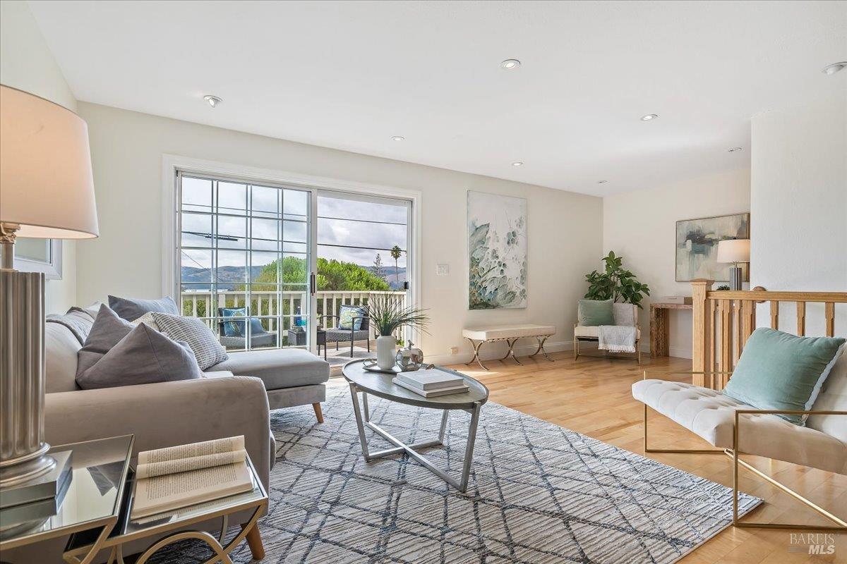 Detail Gallery Image 9 of 44 For 375 E O St, Benicia,  CA 94510 - 3 Beds | 2 Baths