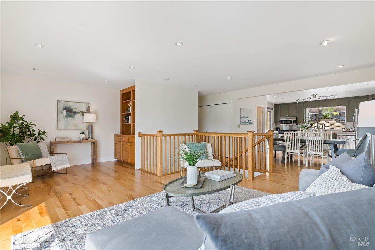 Detail Gallery Image 8 of 44 For 375 E O St, Benicia,  CA 94510 - 3 Beds | 2 Baths