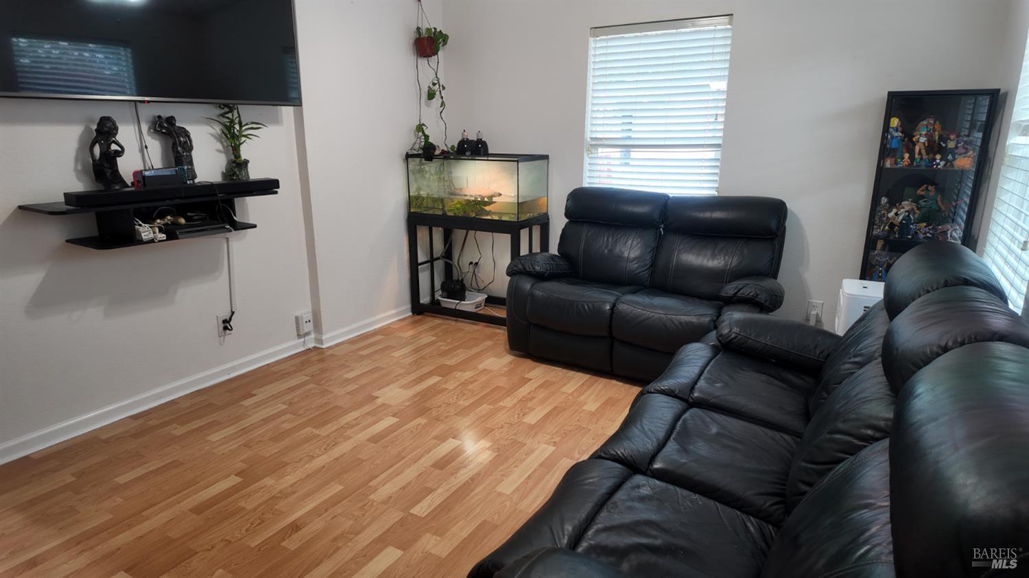 Detail Gallery Image 4 of 22 For 11 Ramble Crk, Cotati,  CA 94931 - 3 Beds | 2 Baths