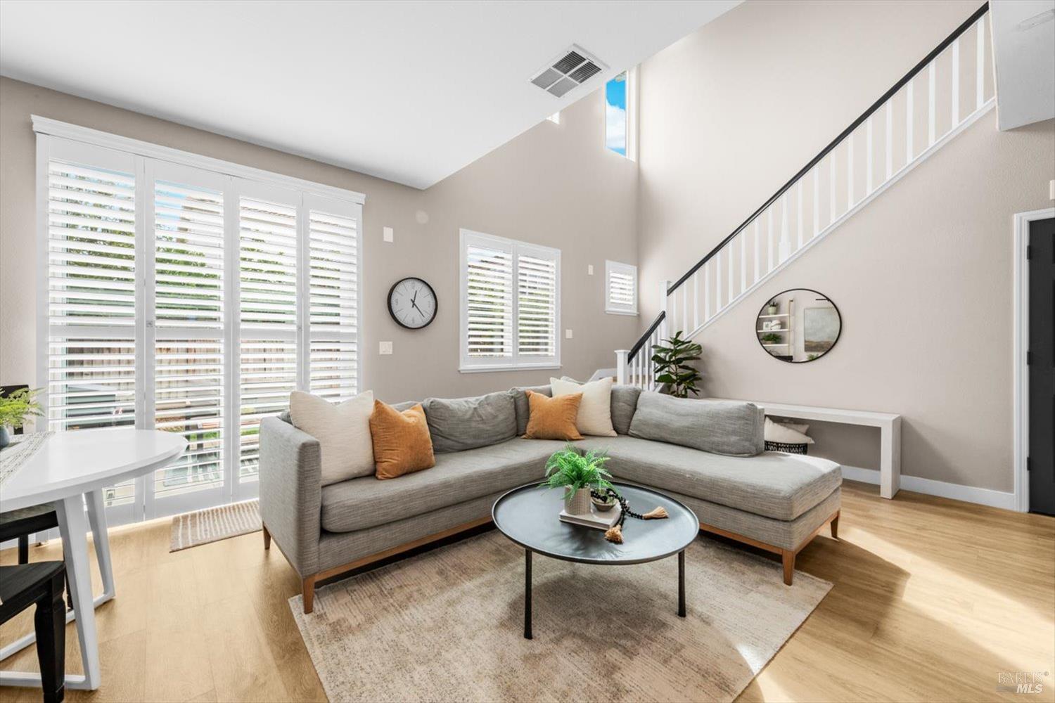 Detail Gallery Image 13 of 72 For 325 Gabiano Ct, Vacaville,  CA 95687 - 3 Beds | 2/1 Baths