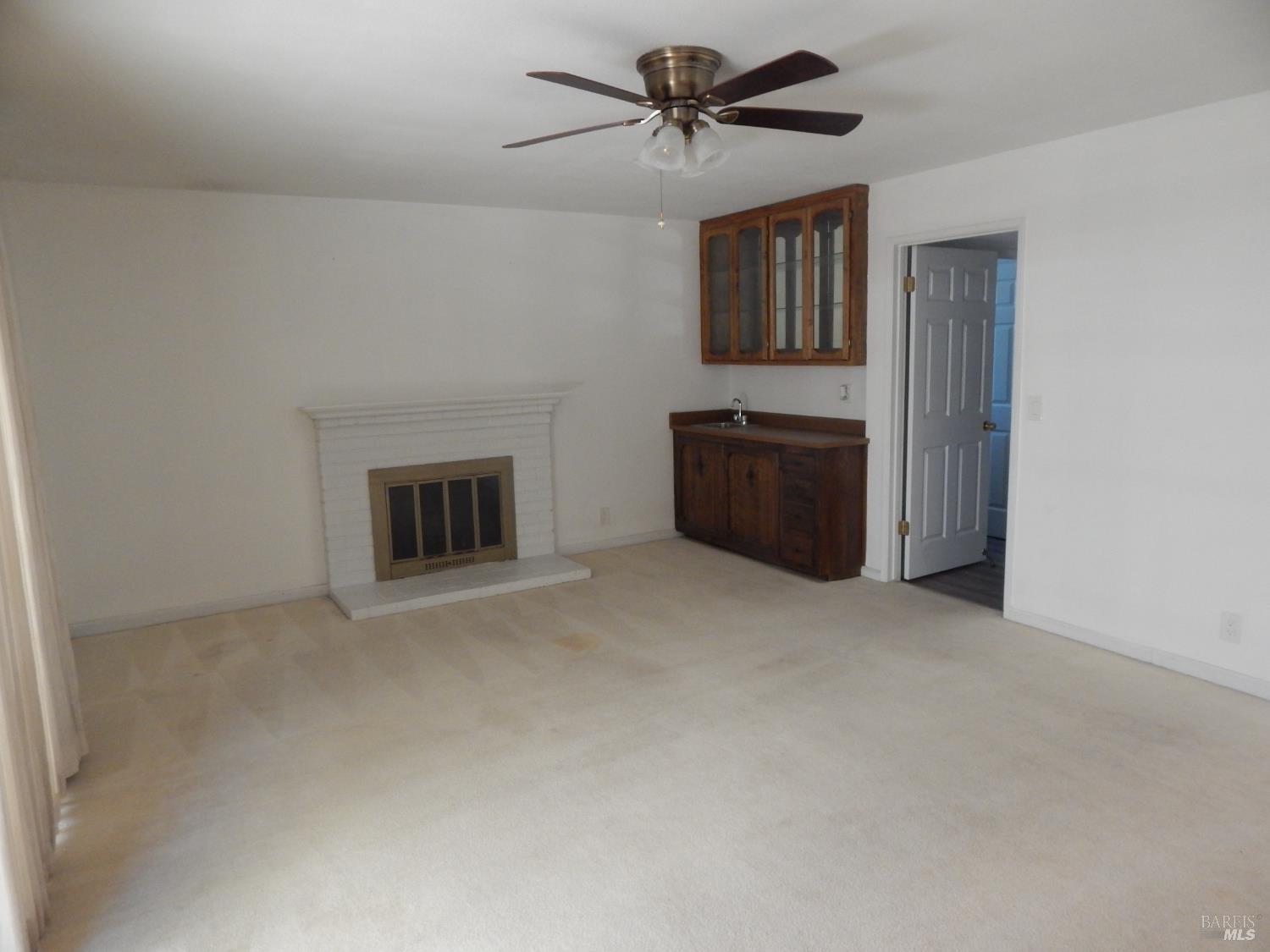 Detail Gallery Image 13 of 55 For 400 Seville Pl, Vacaville,  CA 95688 - 4 Beds | 2/1 Baths