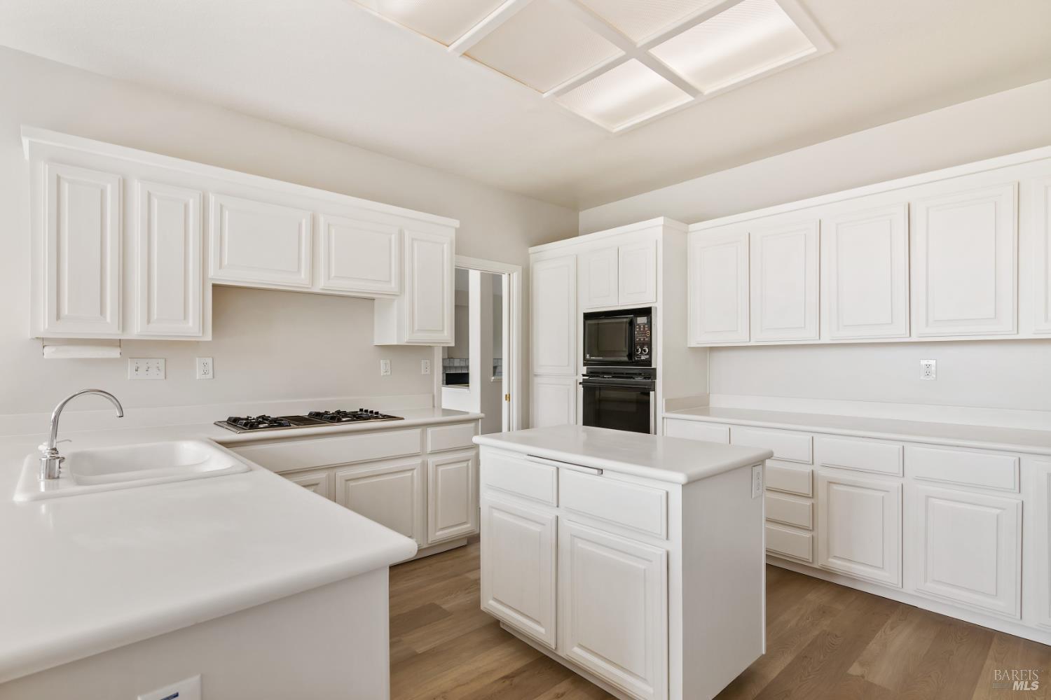 Detail Gallery Image 18 of 53 For 3235 Hilton Head Dr, Fairfield,  CA 94534 - 3 Beds | 2/1 Baths