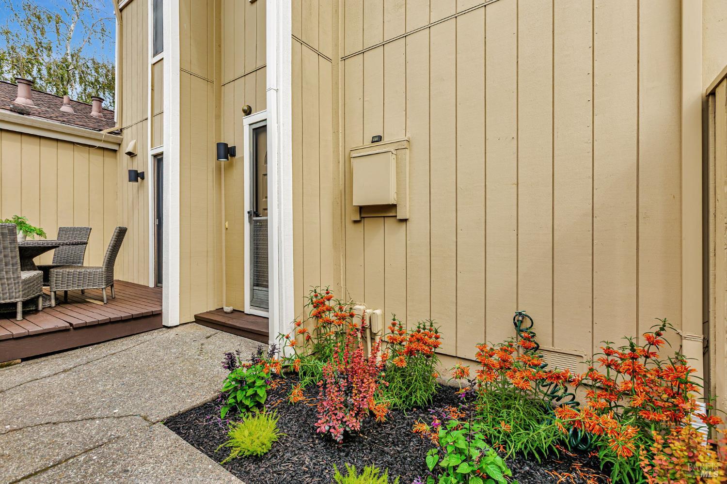 Detail Gallery Image 6 of 45 For 3 Frost Ct, Mill Valley,  CA 94941 - 3 Beds | 2/1 Baths