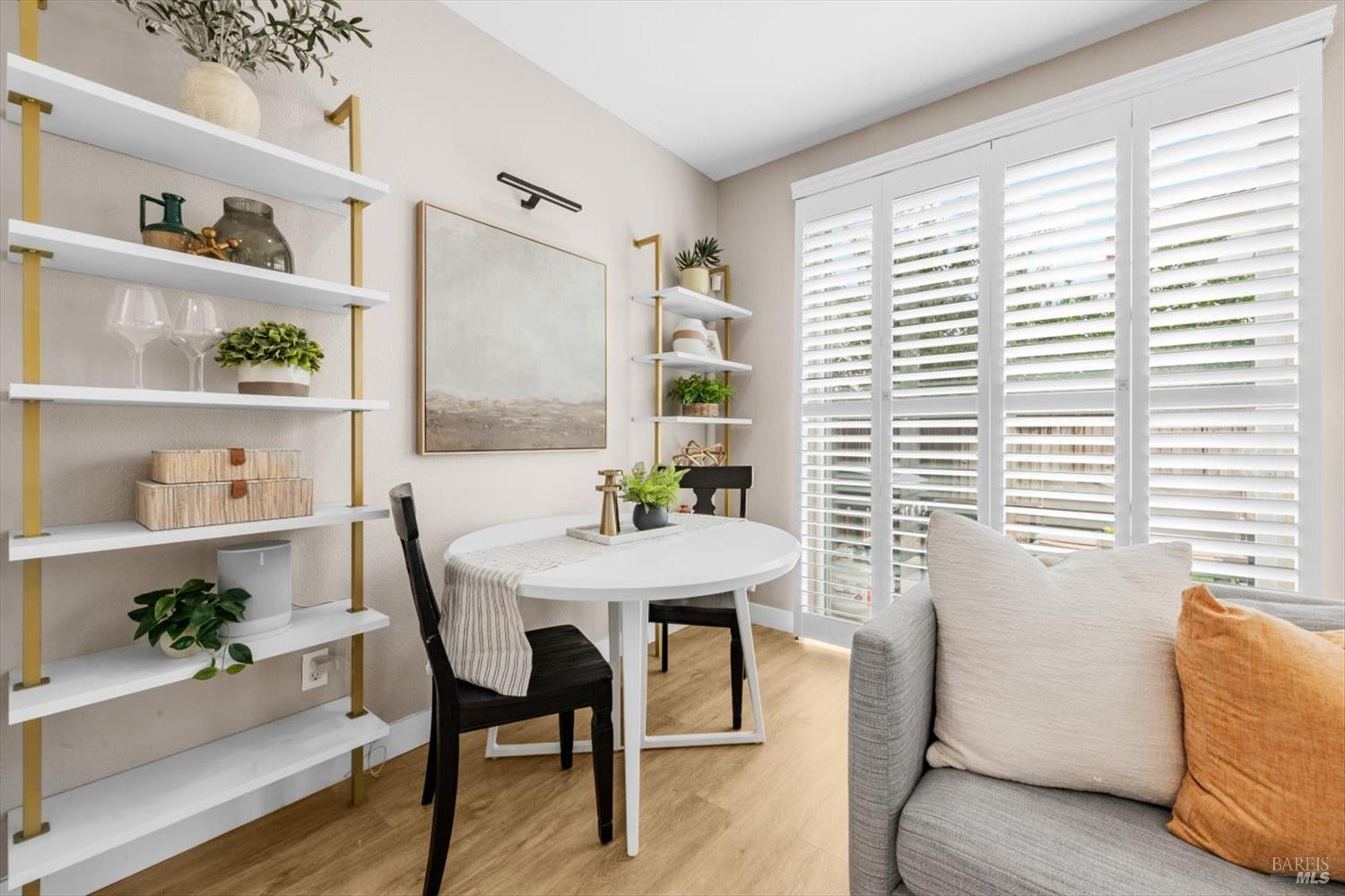 Detail Gallery Image 16 of 72 For 325 Gabiano Ct, Vacaville,  CA 95687 - 3 Beds | 2/1 Baths