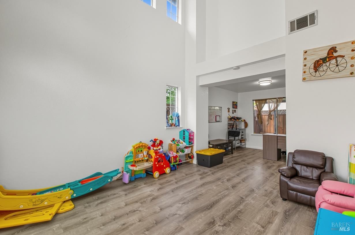 Detail Gallery Image 6 of 36 For 3121 Ferngrove Way, Antioch,  CA 94531 - 4 Beds | 3 Baths