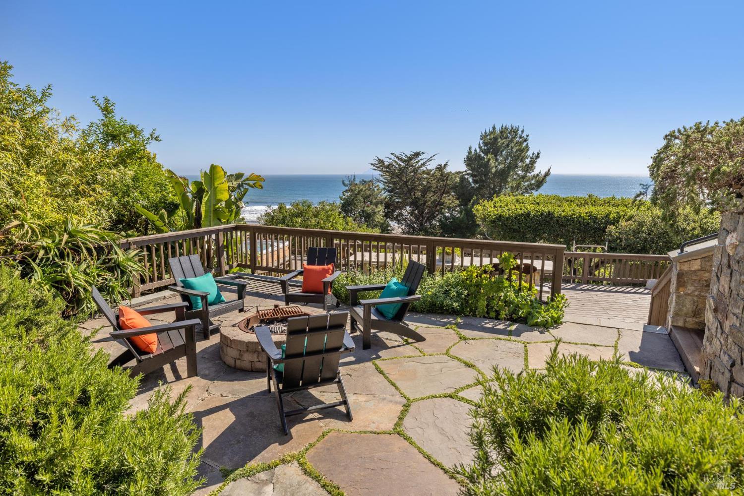 Detail Gallery Image 67 of 76 For 3275 Shoreline Hwy, Stinson Beach,  CA 94970 - 5 Beds | 4 Baths