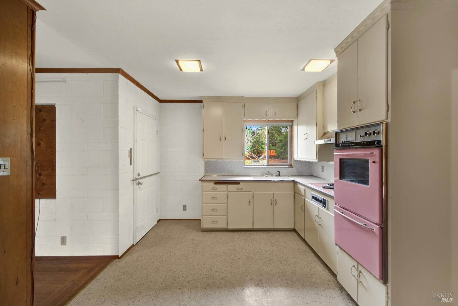 Detail Gallery Image 28 of 73 For 677 Petaluma Ave, Sonoma,  CA 95476 - 2 Beds | 1 Baths