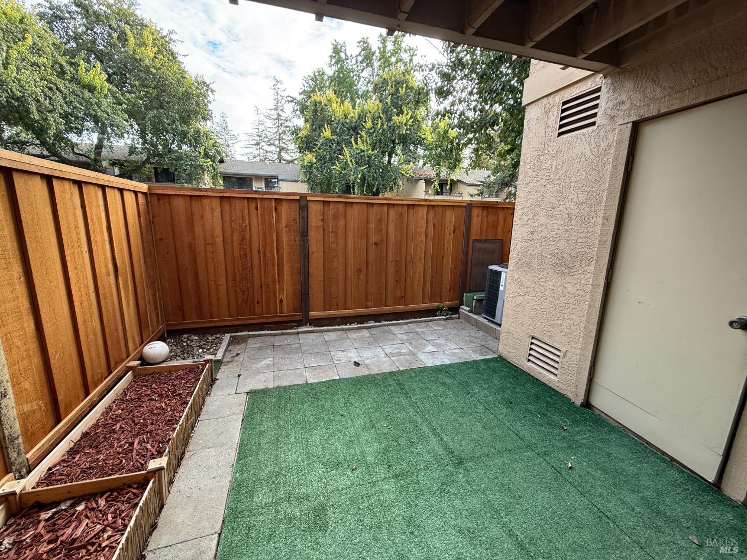 Detail Gallery Image 18 of 19 For 2161 Northwood Cir #C,  Concord,  CA 94520 - 2 Beds | 1/1 Baths