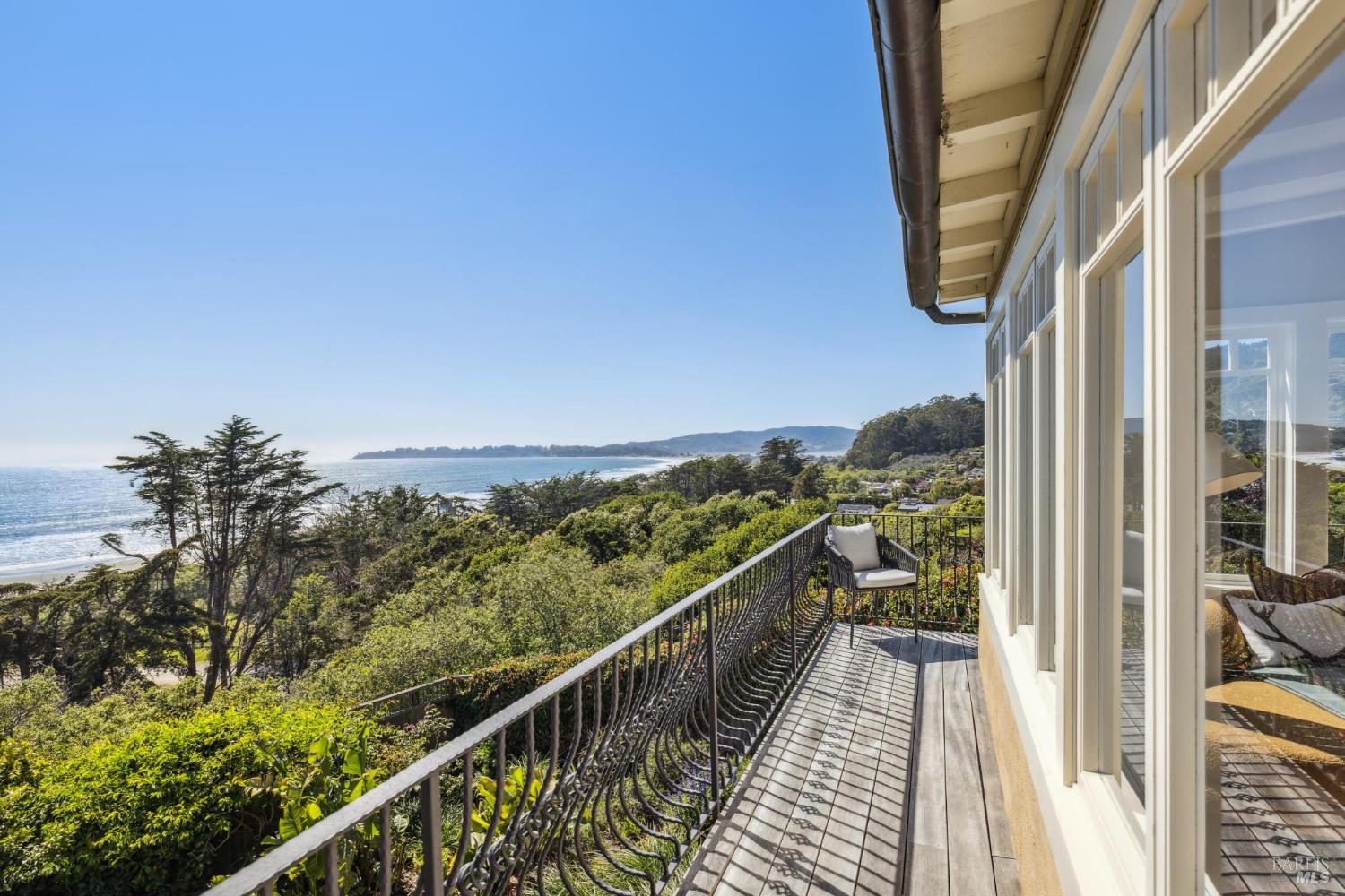 Detail Gallery Image 49 of 76 For 3275 Shoreline Hwy, Stinson Beach,  CA 94970 - 5 Beds | 4 Baths
