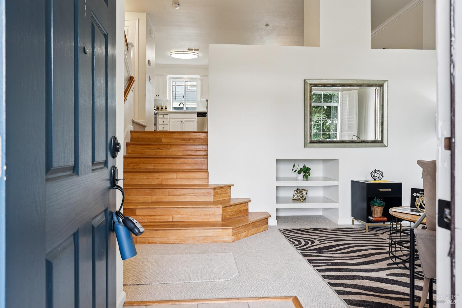 Detail Gallery Image 2 of 43 For 462 E E St, Benicia,  CA 94510 - 3 Beds | 2/1 Baths