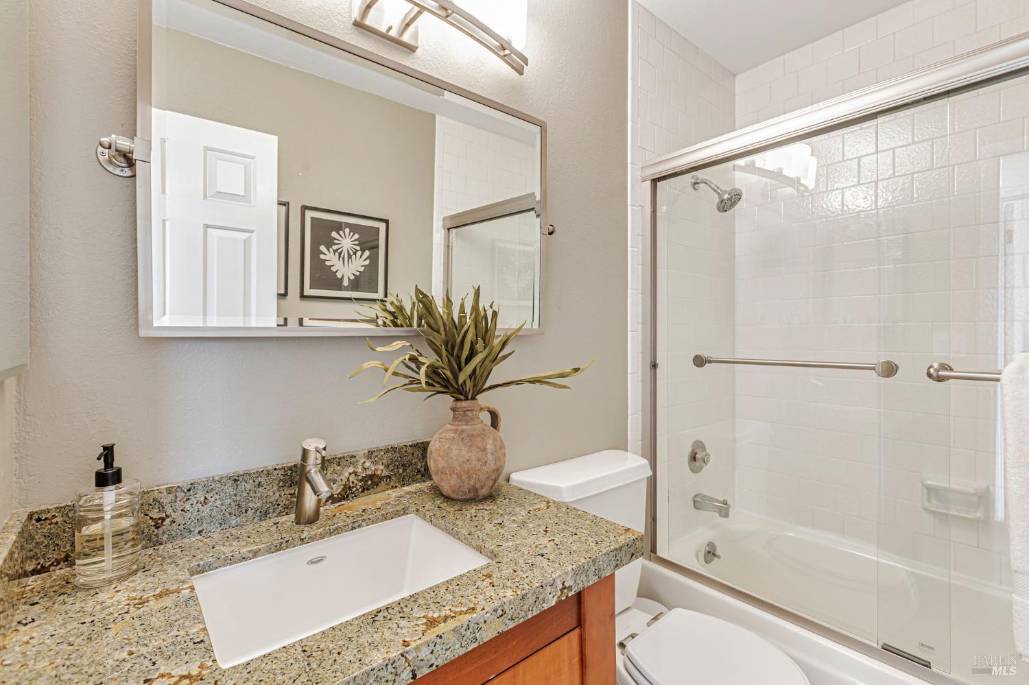 Detail Gallery Image 28 of 45 For 3 Frost Ct, Mill Valley,  CA 94941 - 3 Beds | 2/1 Baths