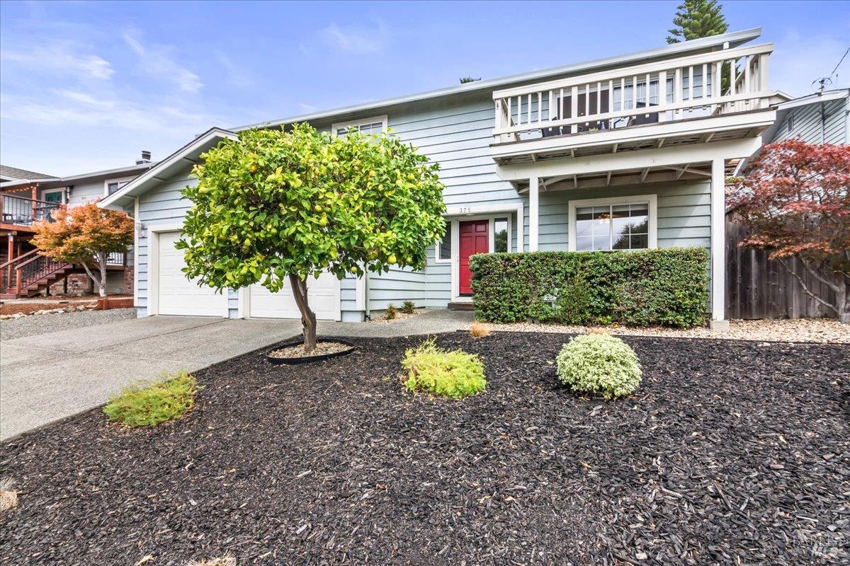 Detail Gallery Image 2 of 44 For 375 E O St, Benicia,  CA 94510 - 3 Beds | 2 Baths