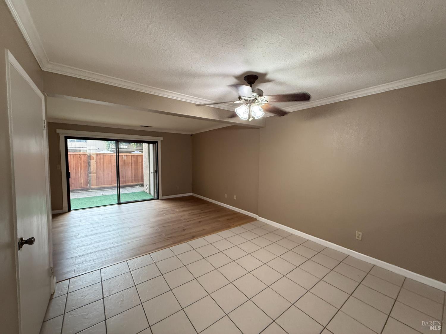 Detail Gallery Image 10 of 19 For 2161 Northwood Cir #C,  Concord,  CA 94520 - 2 Beds | 1/1 Baths