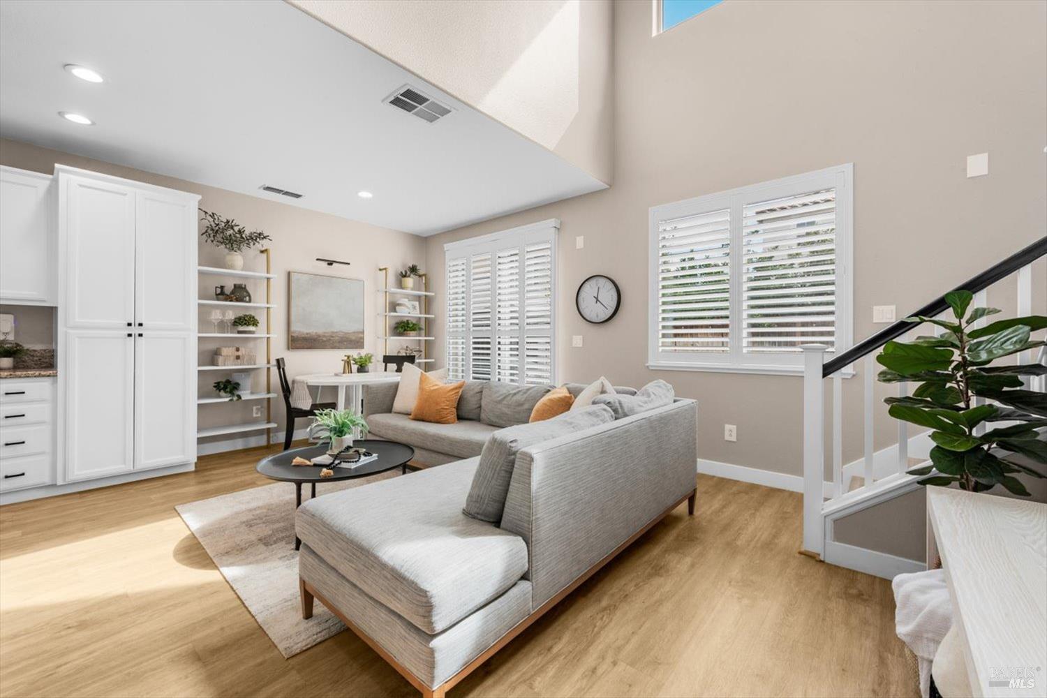 Detail Gallery Image 14 of 72 For 325 Gabiano Ct, Vacaville,  CA 95687 - 3 Beds | 2/1 Baths