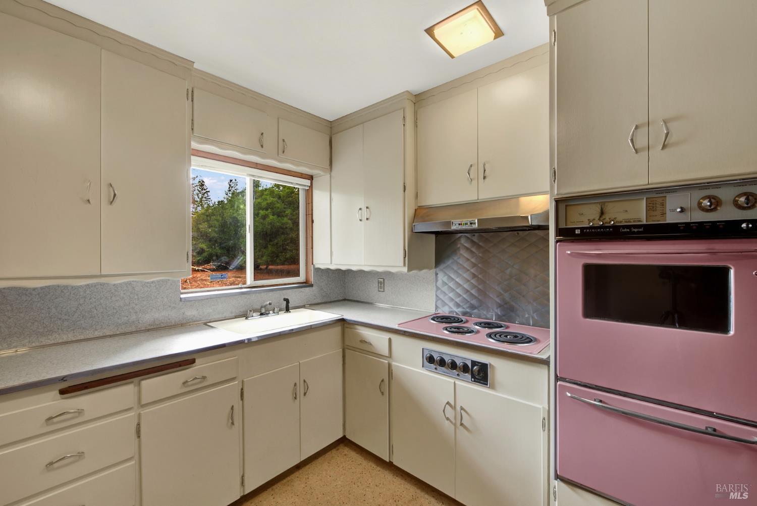 Detail Gallery Image 24 of 73 For 677 Petaluma Ave, Sonoma,  CA 95476 - 2 Beds | 1 Baths