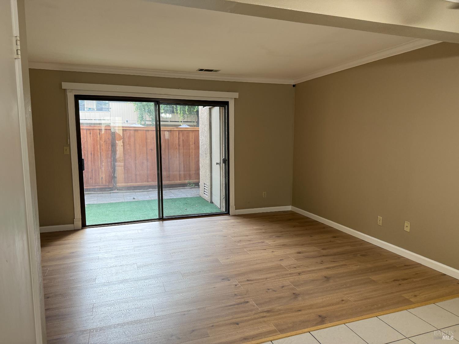 Detail Gallery Image 5 of 19 For 2161 Northwood Cir #C,  Concord,  CA 94520 - 2 Beds | 1/1 Baths