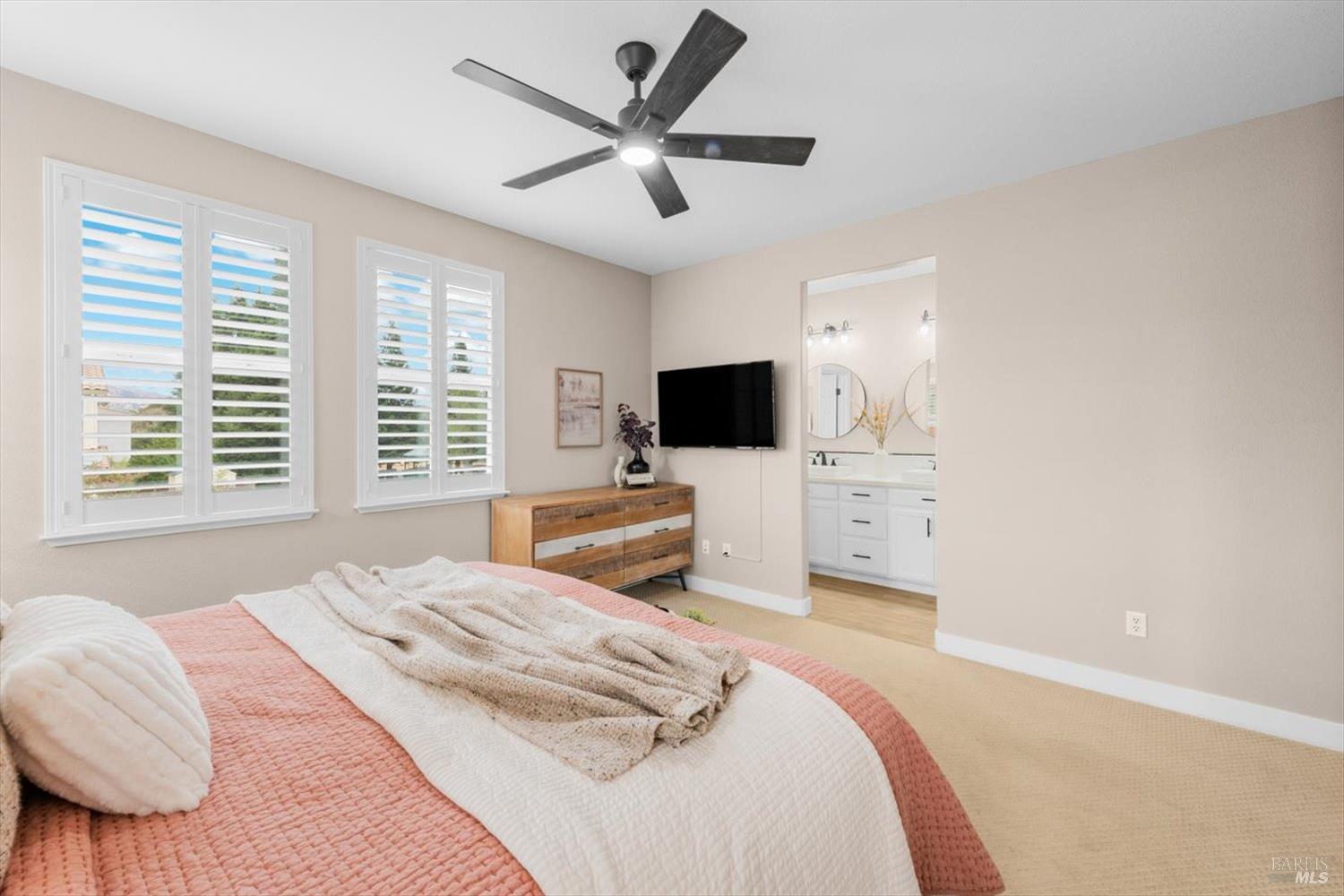 Detail Gallery Image 31 of 72 For 325 Gabiano Ct, Vacaville,  CA 95687 - 3 Beds | 2/1 Baths