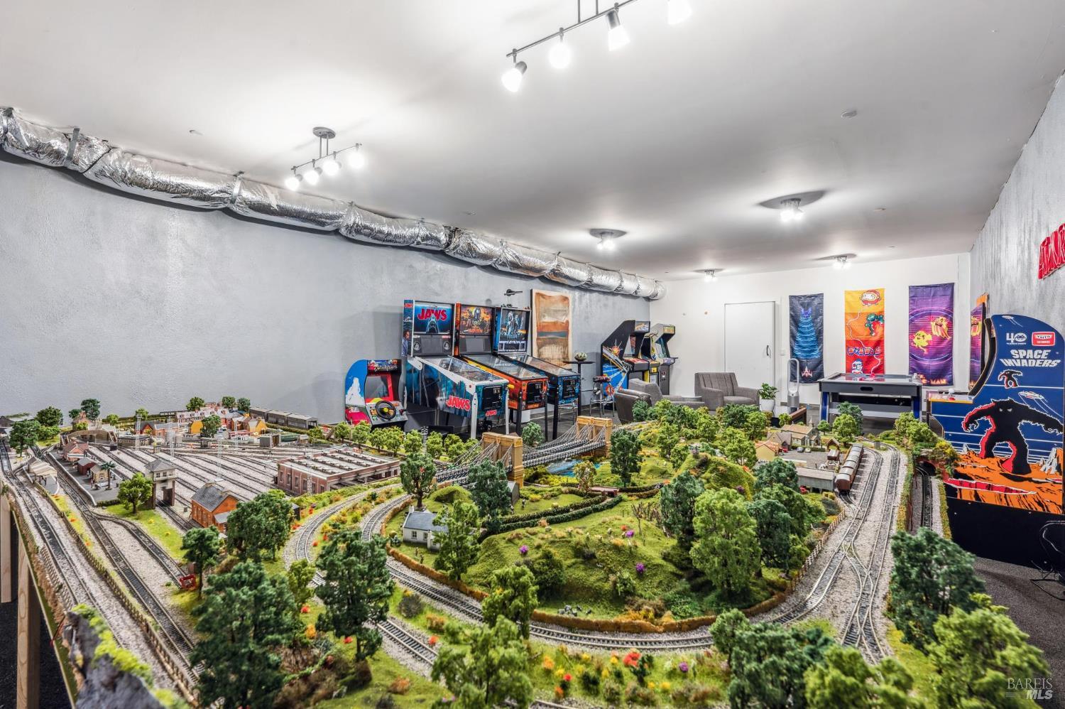 Detail Gallery Image 38 of 43 For 36 Starbuck Dr, Muir Beach,  CA 94965 - 3 Beds | 4 Baths