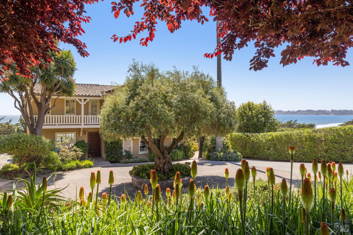 Detail Gallery Image 61 of 76 For 3275 Shoreline Hwy, Stinson Beach,  CA 94970 - 5 Beds | 4 Baths