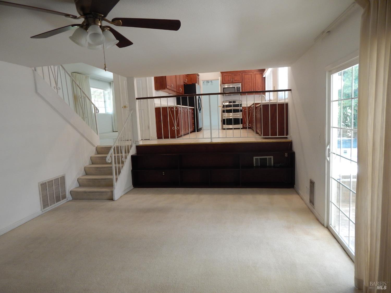 Detail Gallery Image 15 of 55 For 400 Seville Pl, Vacaville,  CA 95688 - 4 Beds | 2/1 Baths