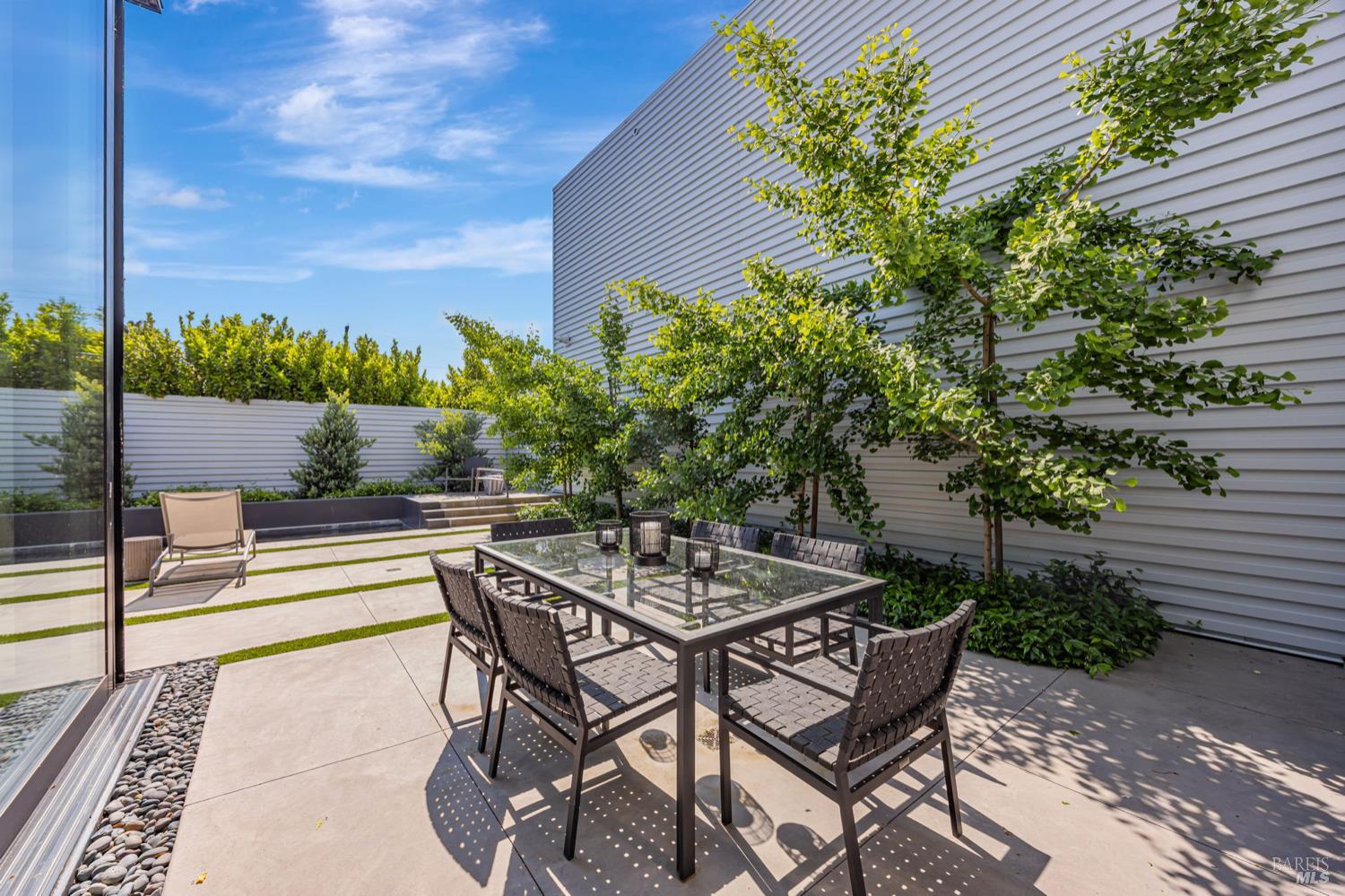 Detail Gallery Image 26 of 31 For 212 Tucker St, Healdsburg,  CA 95448 - 3 Beds | 2/1 Baths