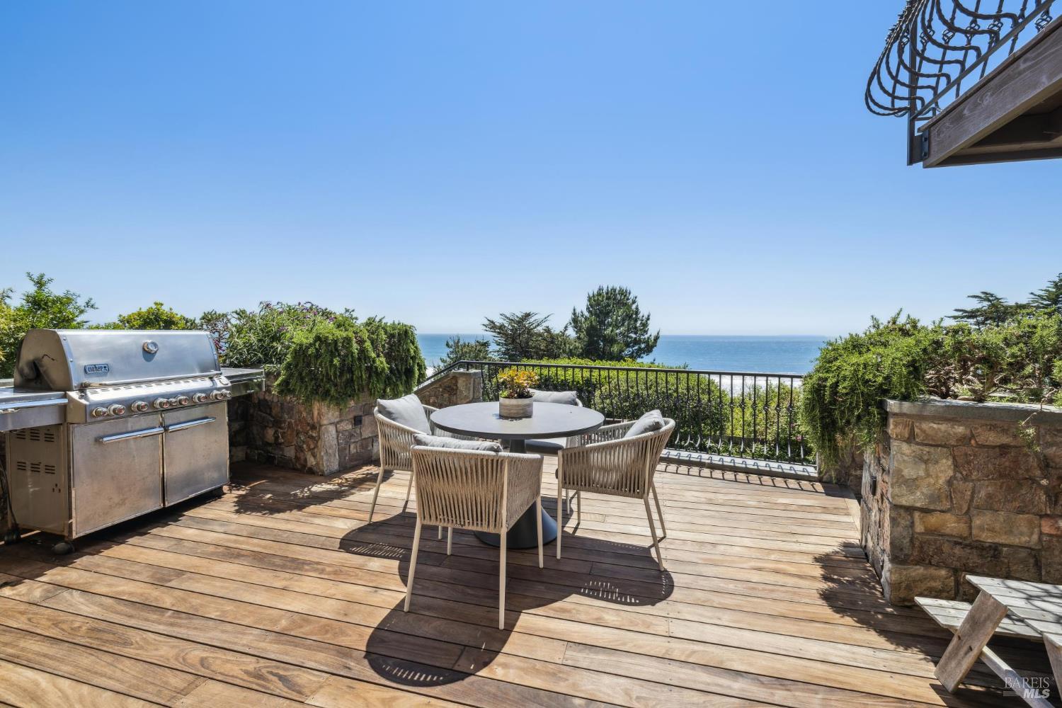 Detail Gallery Image 52 of 76 For 3275 Shoreline Hwy, Stinson Beach,  CA 94970 - 5 Beds | 4 Baths