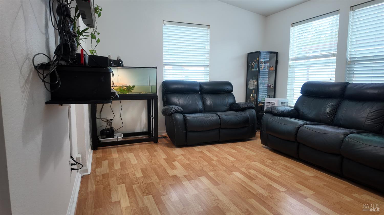 Detail Gallery Image 5 of 22 For 11 Ramble Crk, Cotati,  CA 94931 - 3 Beds | 2 Baths