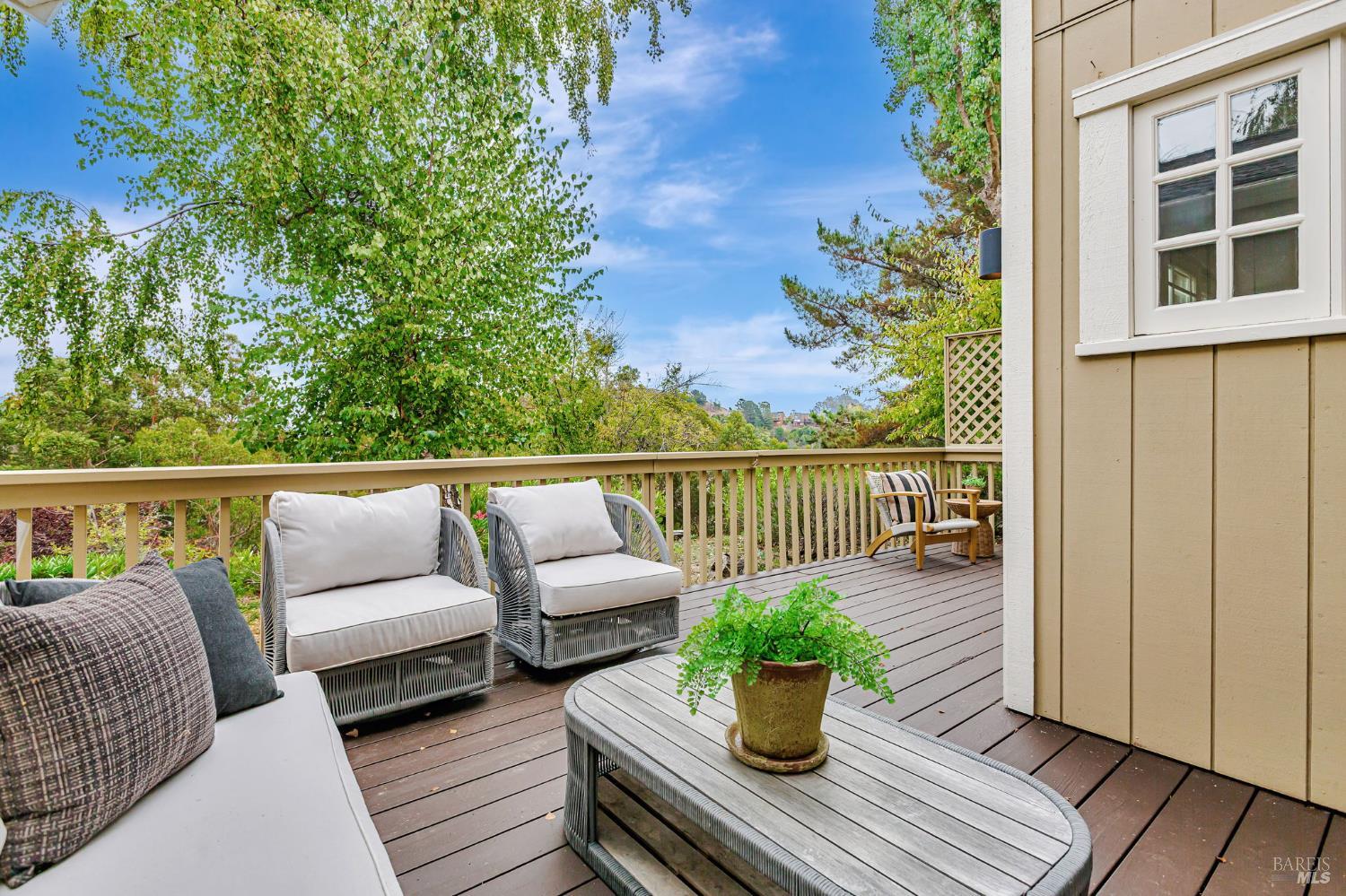 Detail Gallery Image 35 of 45 For 3 Frost Ct, Mill Valley,  CA 94941 - 3 Beds | 2/1 Baths