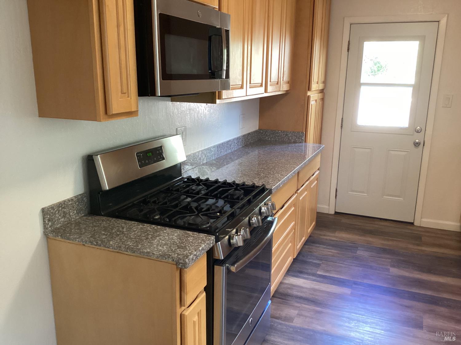 Detail Gallery Image 6 of 25 For 4356 Dale Dr, Napa,  CA 94558 - 3 Beds | 1 Baths