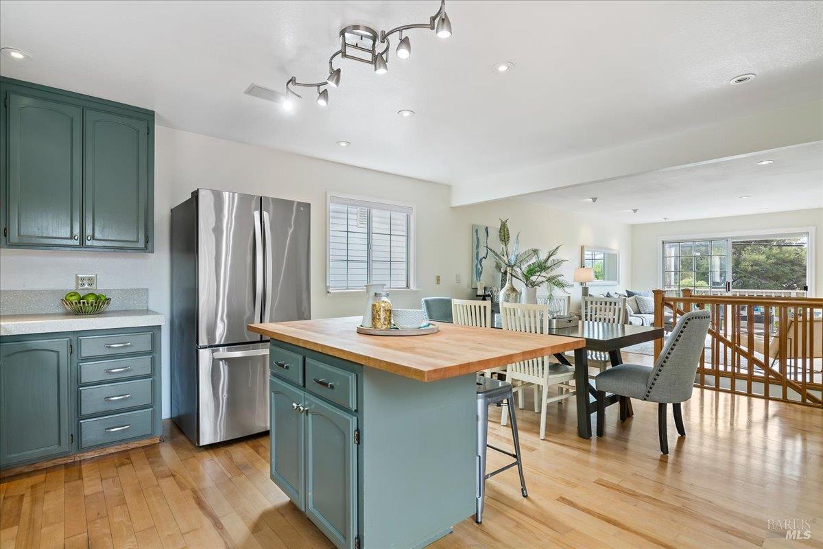 Detail Gallery Image 17 of 44 For 375 E O St, Benicia,  CA 94510 - 3 Beds | 2 Baths