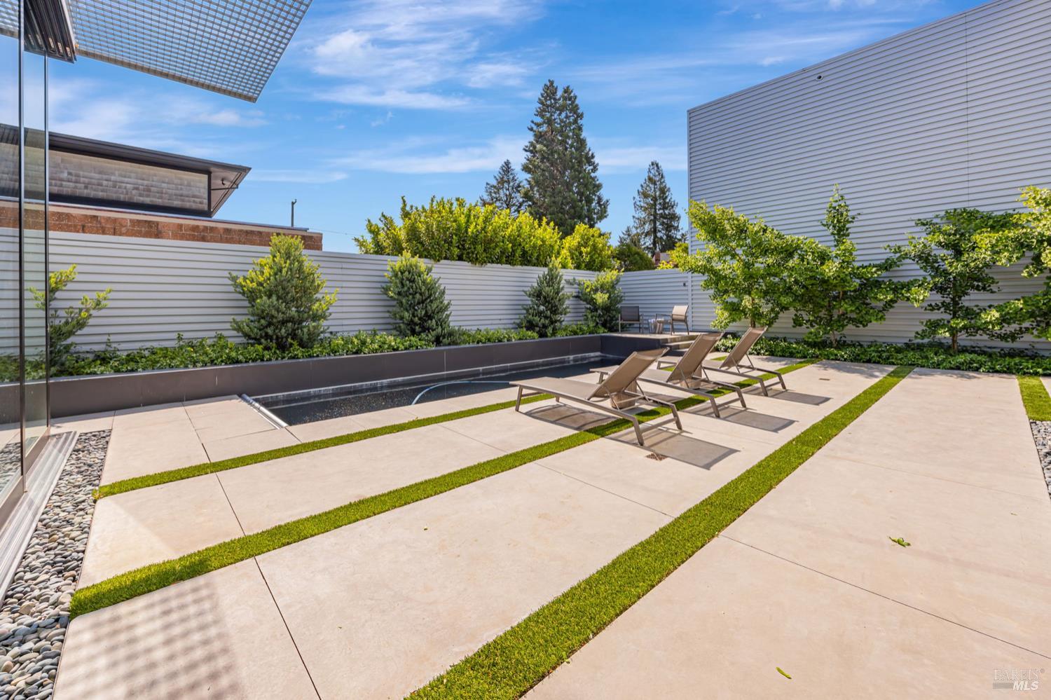 Detail Gallery Image 29 of 31 For 212 Tucker St, Healdsburg,  CA 95448 - 3 Beds | 2/1 Baths