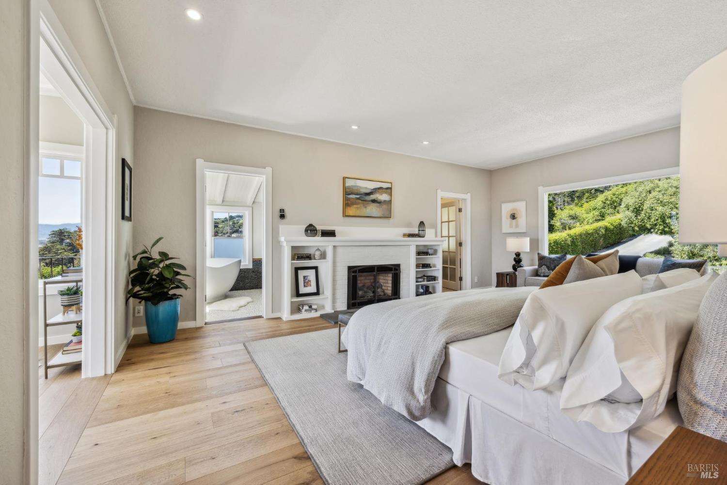 Detail Gallery Image 55 of 76 For 3275 Shoreline Hwy, Stinson Beach,  CA 94970 - 5 Beds | 4 Baths