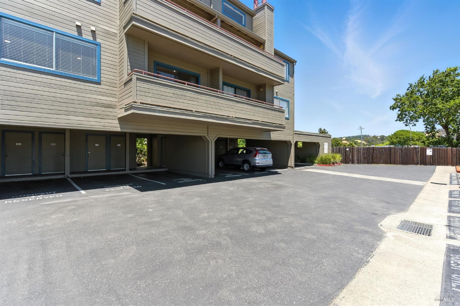 Detail Gallery Image 21 of 23 For 213 Mariner Way, Novato,  CA 94945 - 1 Beds | 1 Baths