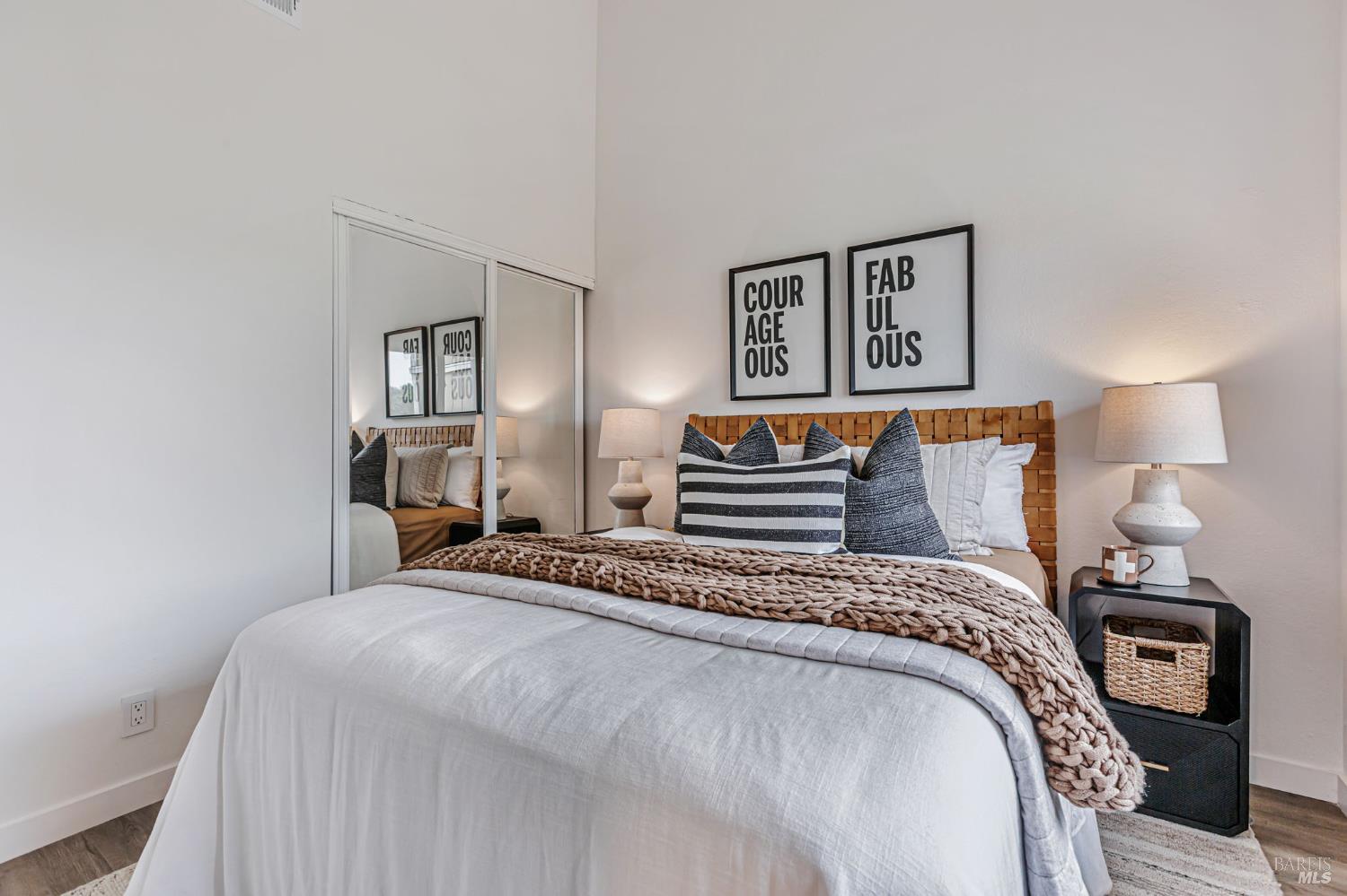 Detail Gallery Image 23 of 45 For 3 Frost Ct, Mill Valley,  CA 94941 - 3 Beds | 2/1 Baths