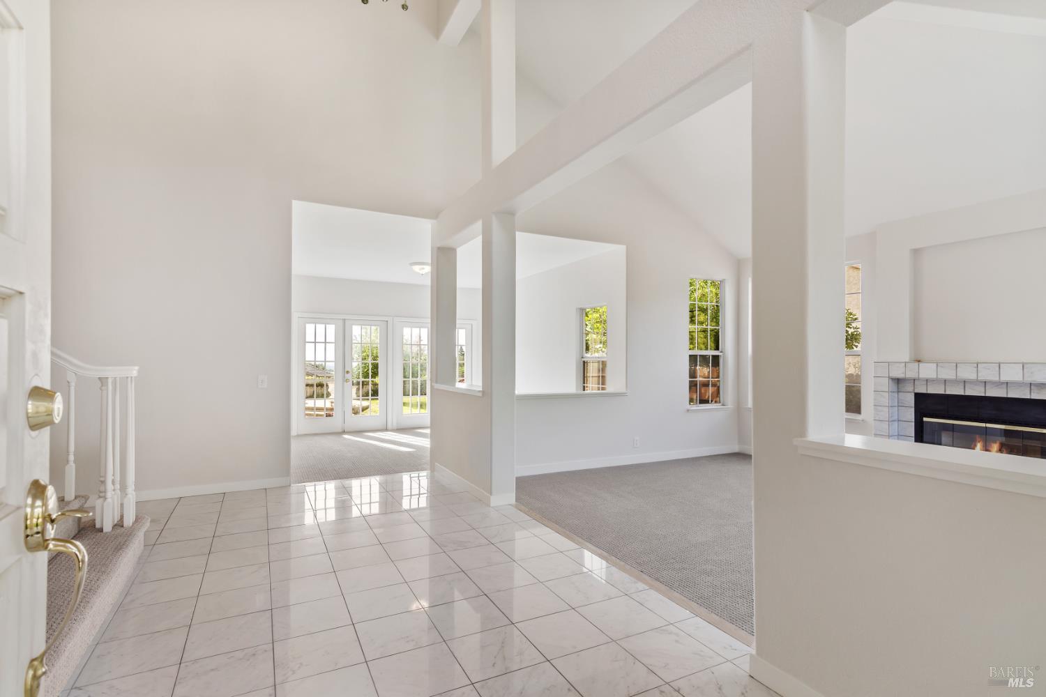 Detail Gallery Image 5 of 53 For 3235 Hilton Head Dr, Fairfield,  CA 94534 - 3 Beds | 2/1 Baths