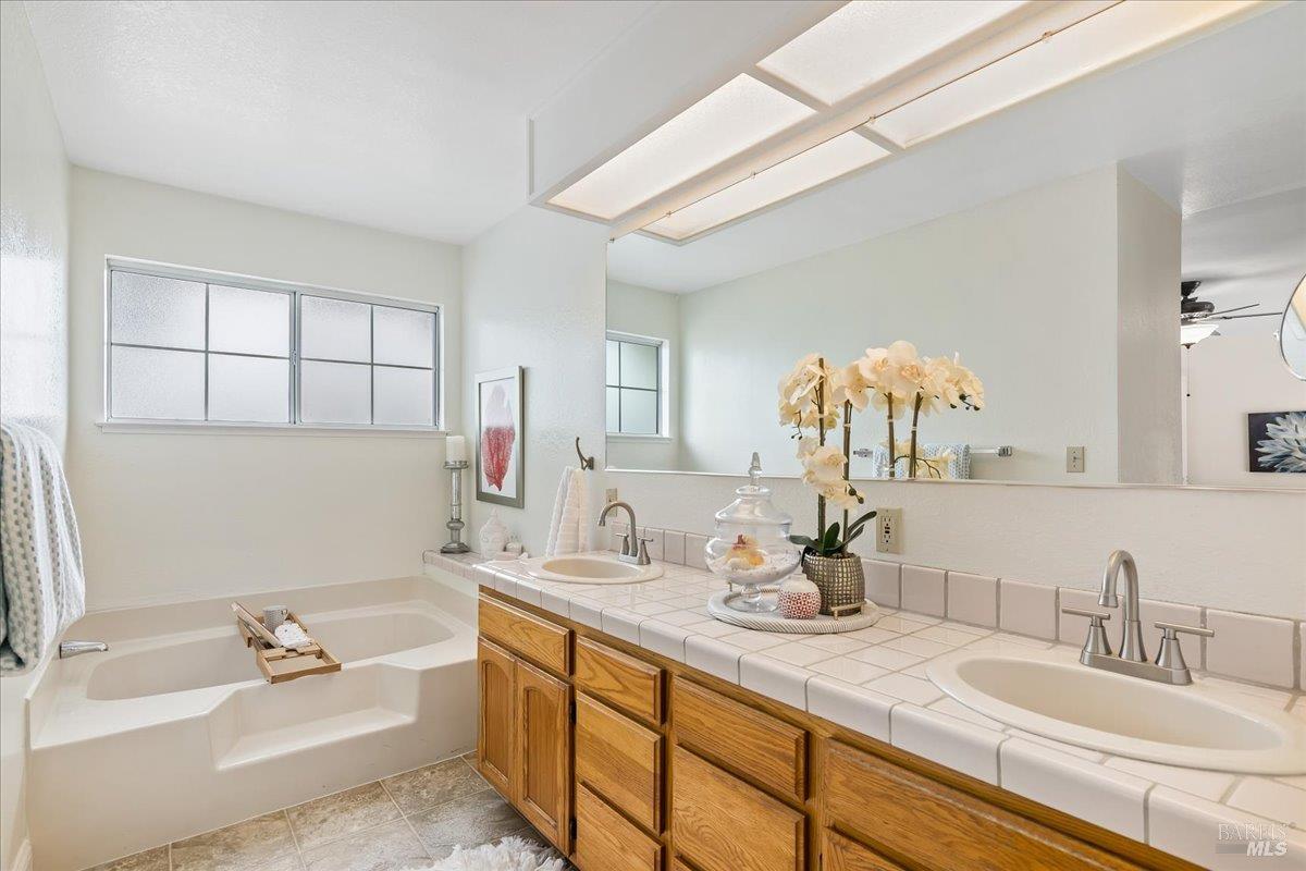 Detail Gallery Image 23 of 44 For 375 E O St, Benicia,  CA 94510 - 3 Beds | 2 Baths