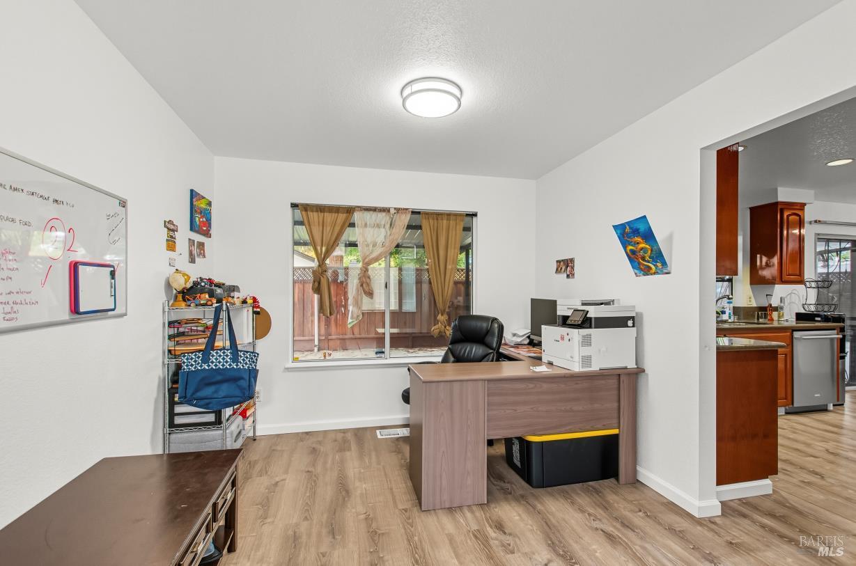 Detail Gallery Image 7 of 36 For 3121 Ferngrove Way, Antioch,  CA 94531 - 4 Beds | 3 Baths